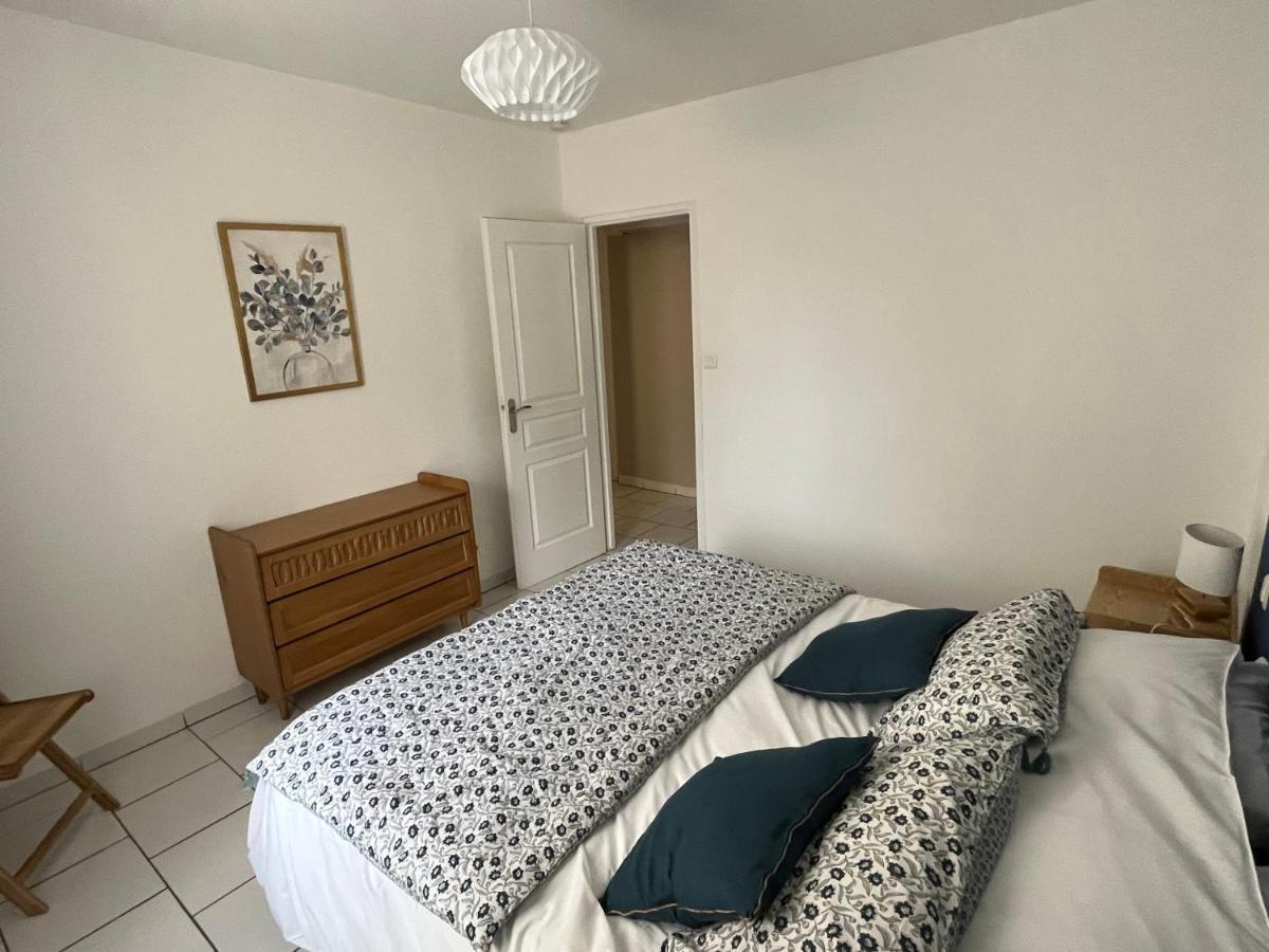 Bel Appartement 2 Chambres Au Coeur Du Village Eyragues Экстерьер фото