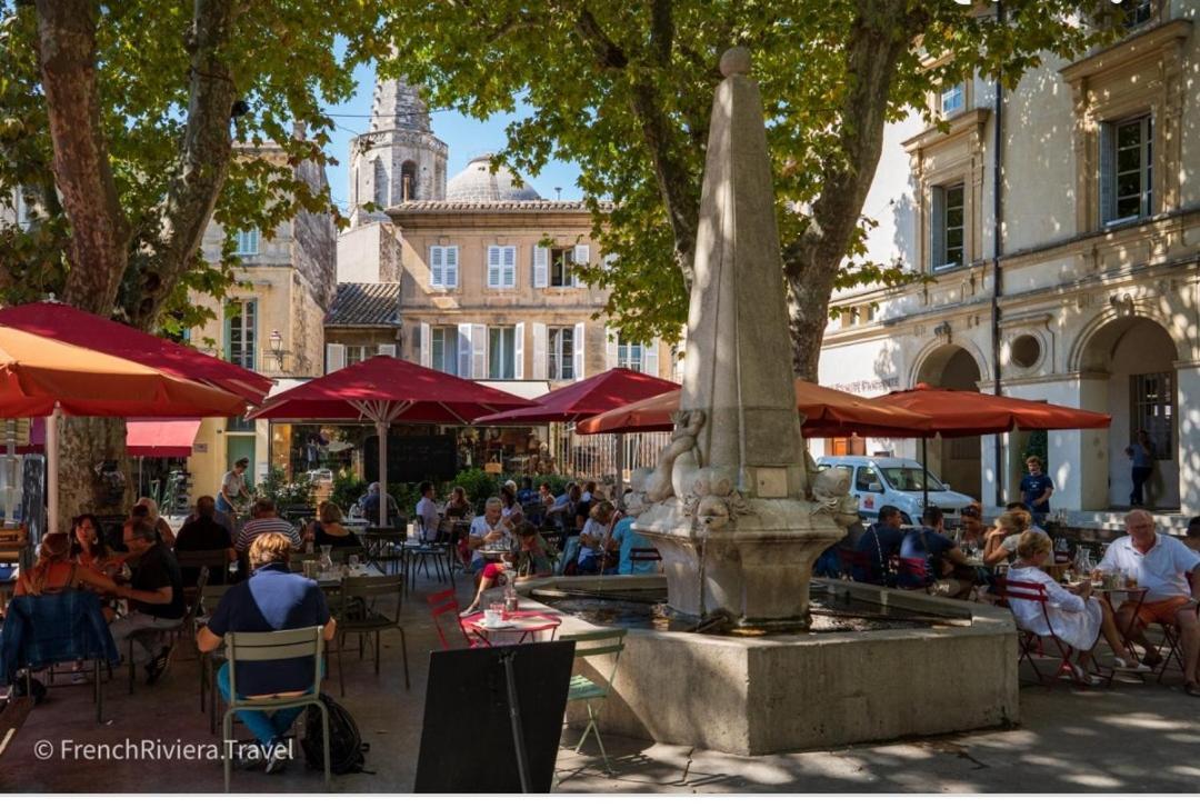 Bel Appartement 2 Chambres Au Coeur Du Village Eyragues Экстерьер фото